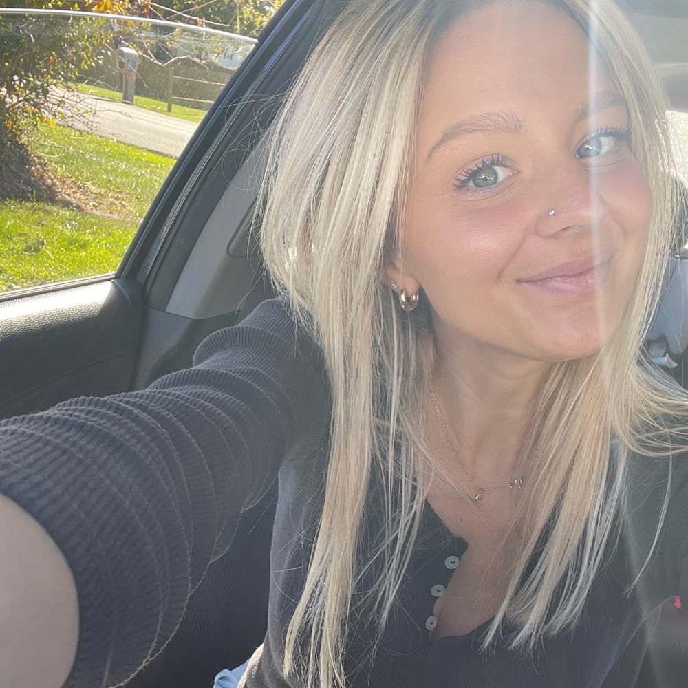 Meet your Posher, Olivia